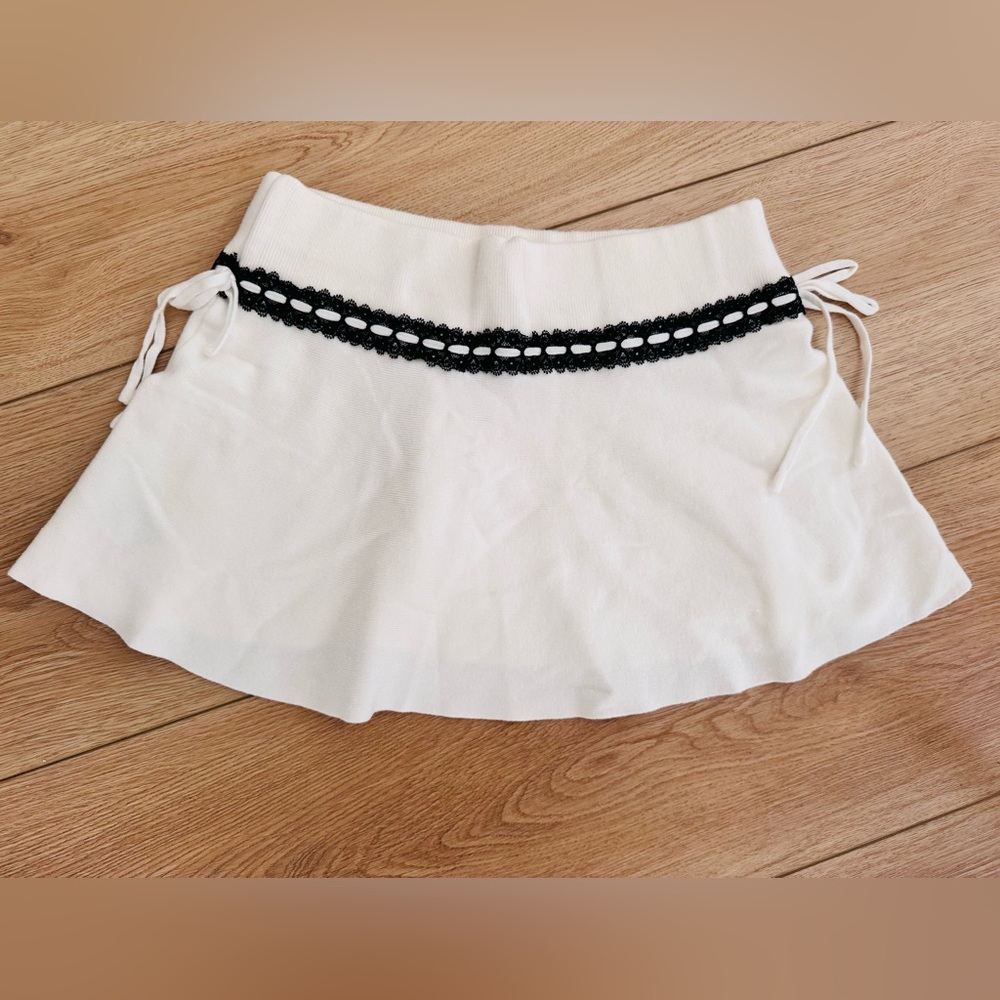Edikted Khloe Lacey Bow Ribbon Knit mini Skirt